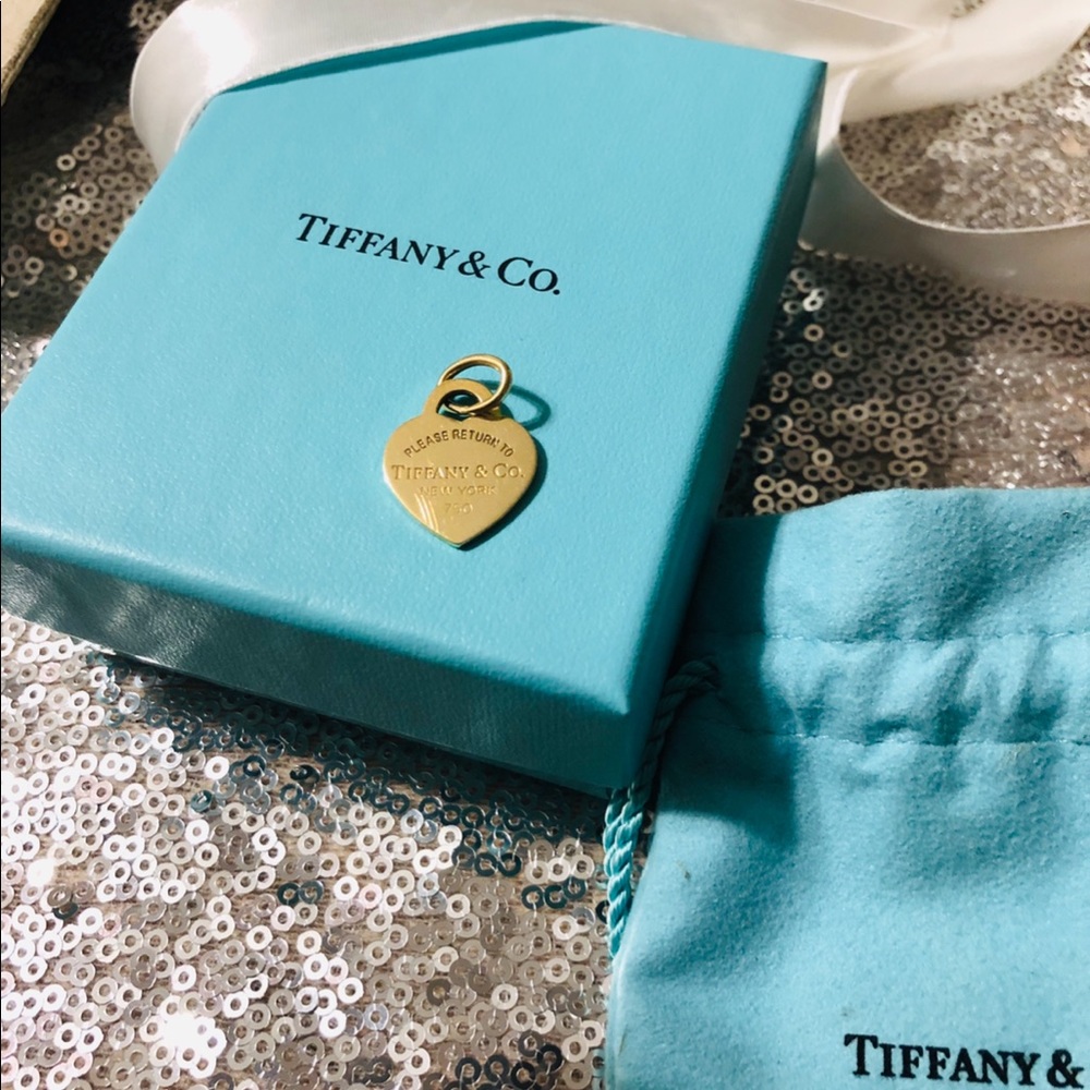 Tiffany & Co. Gold Return Heart Necklace 18k 750